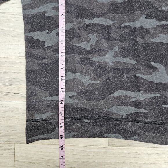 ATHLETA Girl Black Gray Camo Longsleeve Split Back Longsleeve Shirt Size Medium - Picture 4 of 7